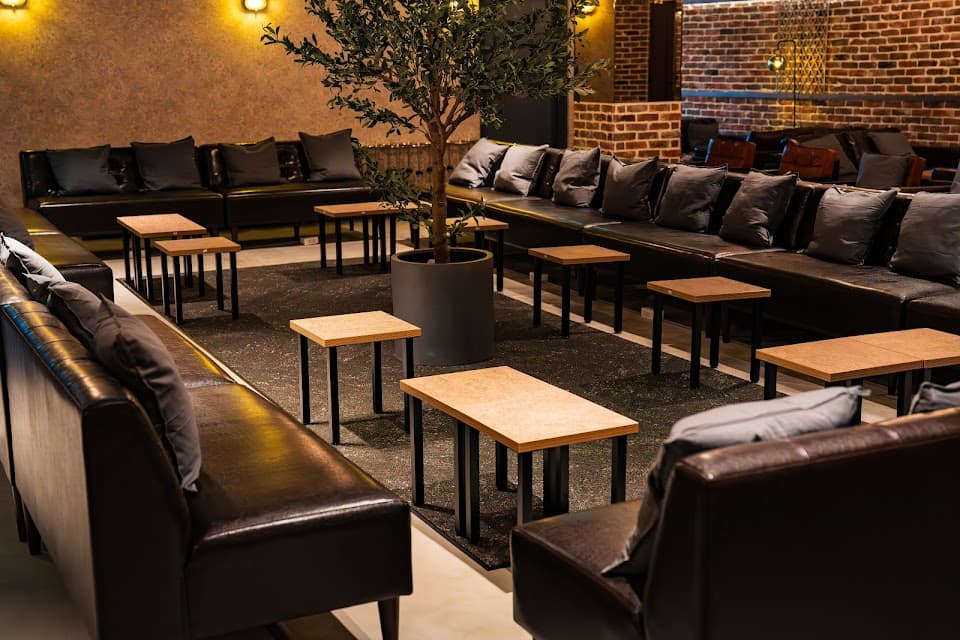 シーシャ カフェ&ゴルフバー C.STAND シースタンド 新宿東口駅前店