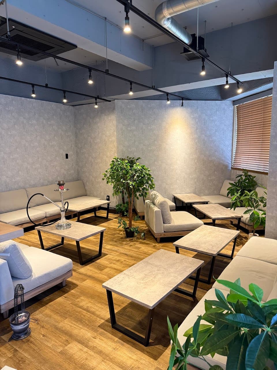 SHISHA CAFE & BAR 紫煙