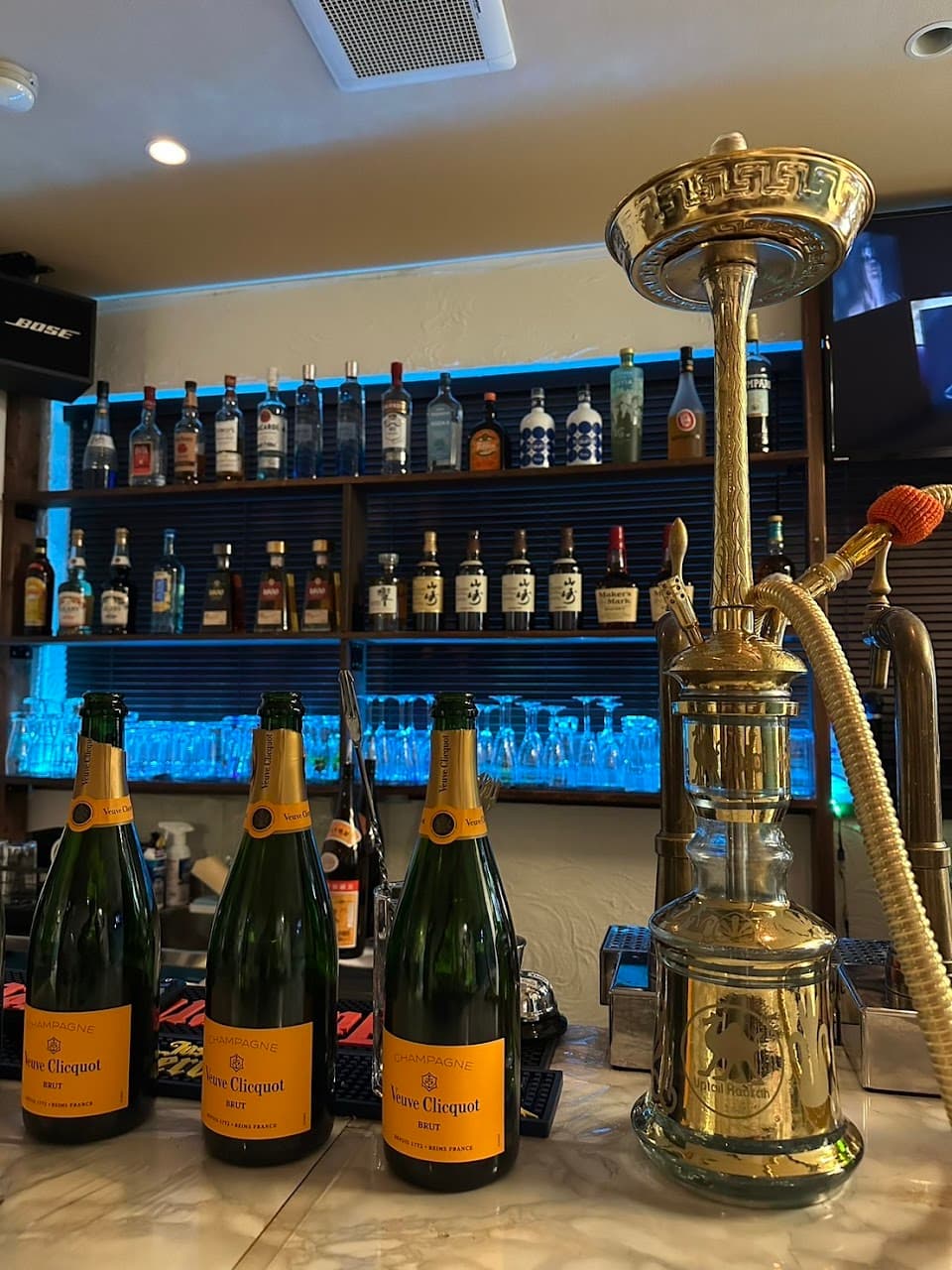 カフェ&バー シーシャバーNIKO ダーツバー Niko CHILL LOUNGE (WINE SHISHA BAR) Darts Karaoke