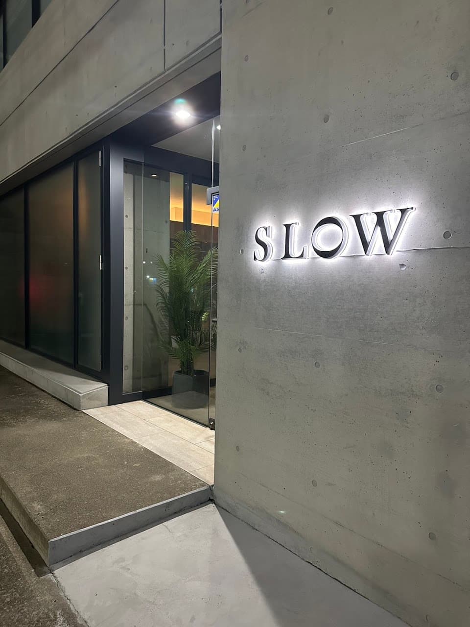 スロー SLOW