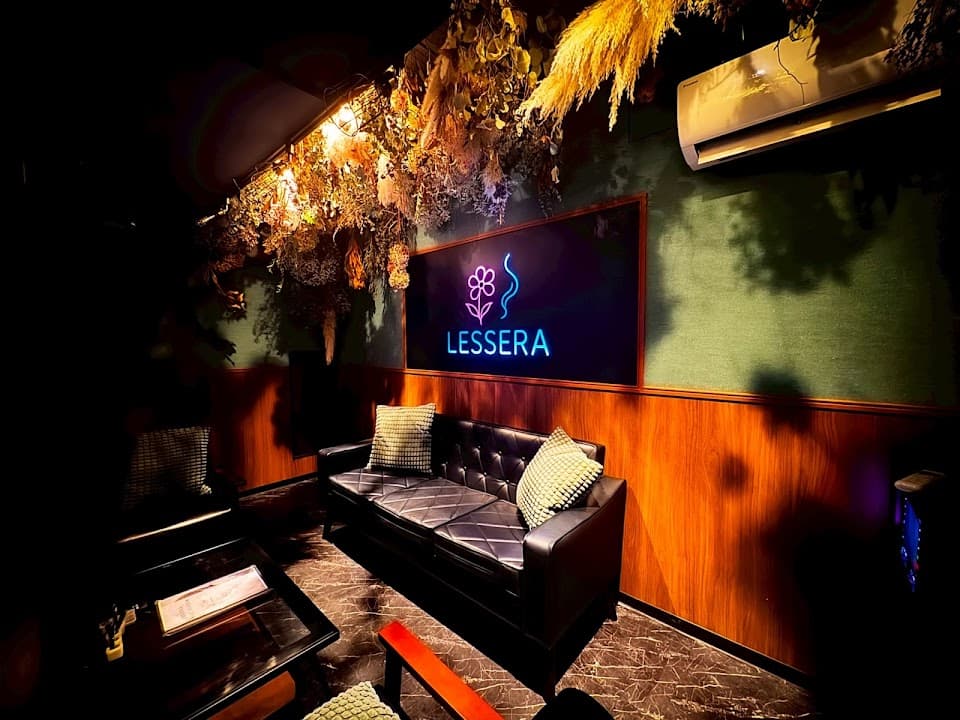 シーシャカフェ&バー LESSERA(ルセラ) 仙台国分町店