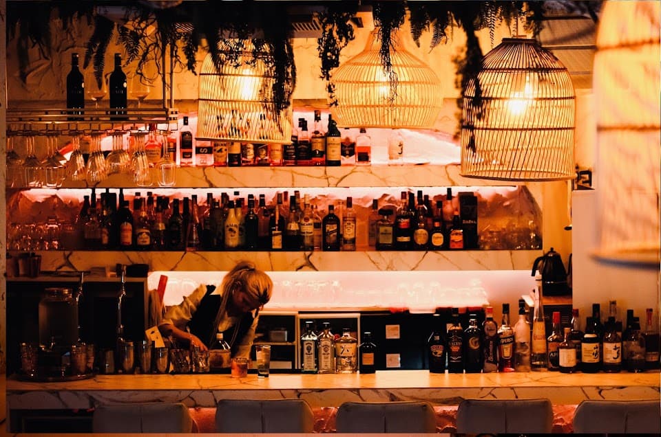 Mykonos KOBE | シーシャ▪︎クラフトカクテル▪︎地中海料理 専門